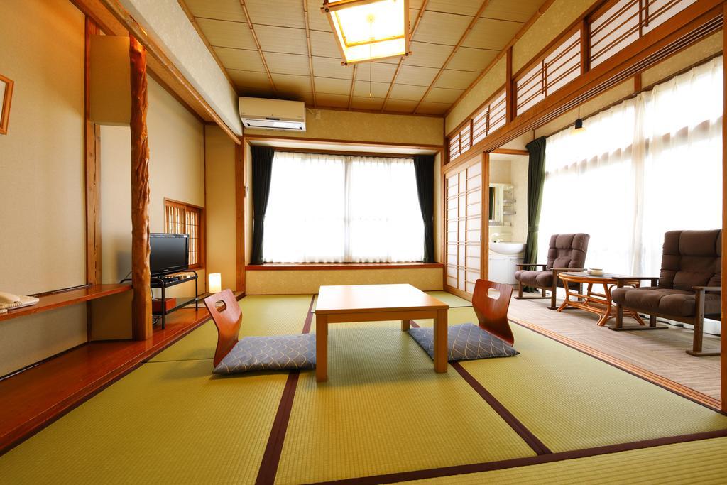 Ryokan Izumoya Yufu Exterior foto
